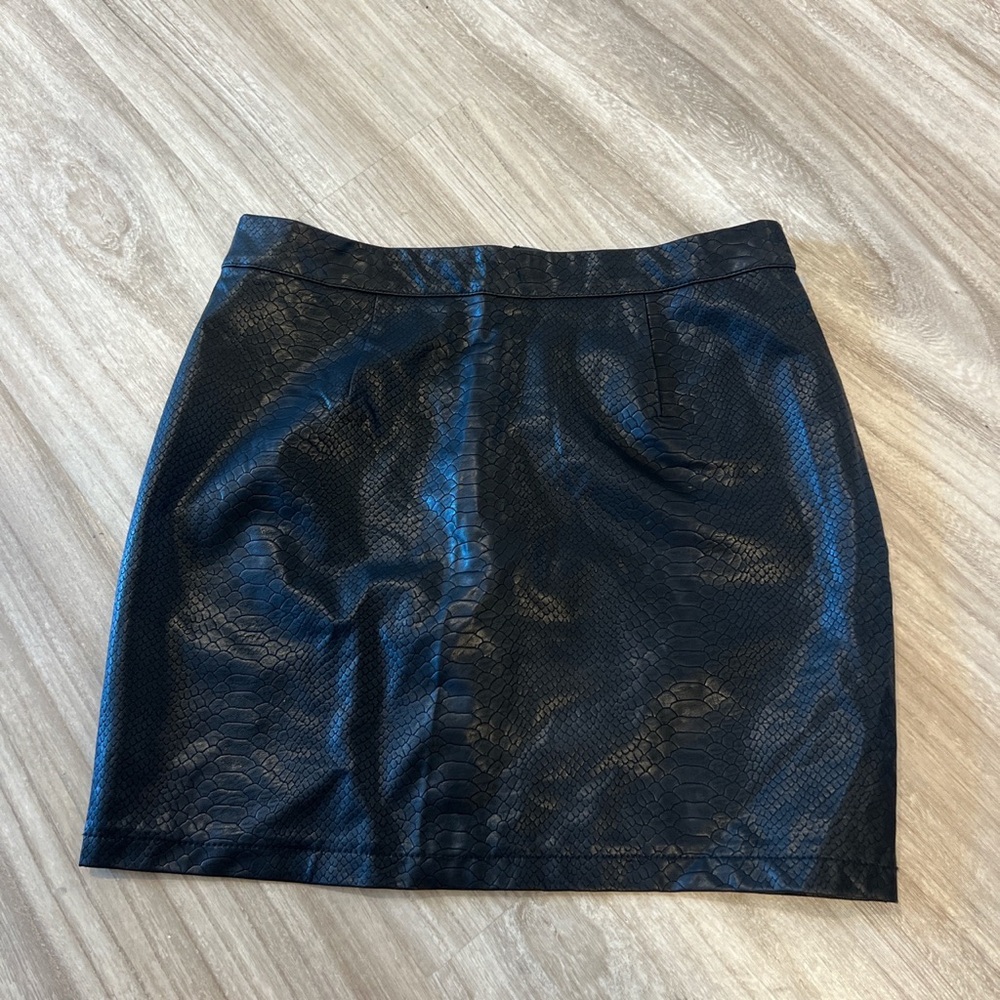 Stella Luce faux leather snakeskin print skirt large